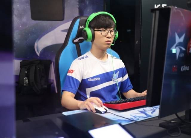 通过快速的 通过快速的