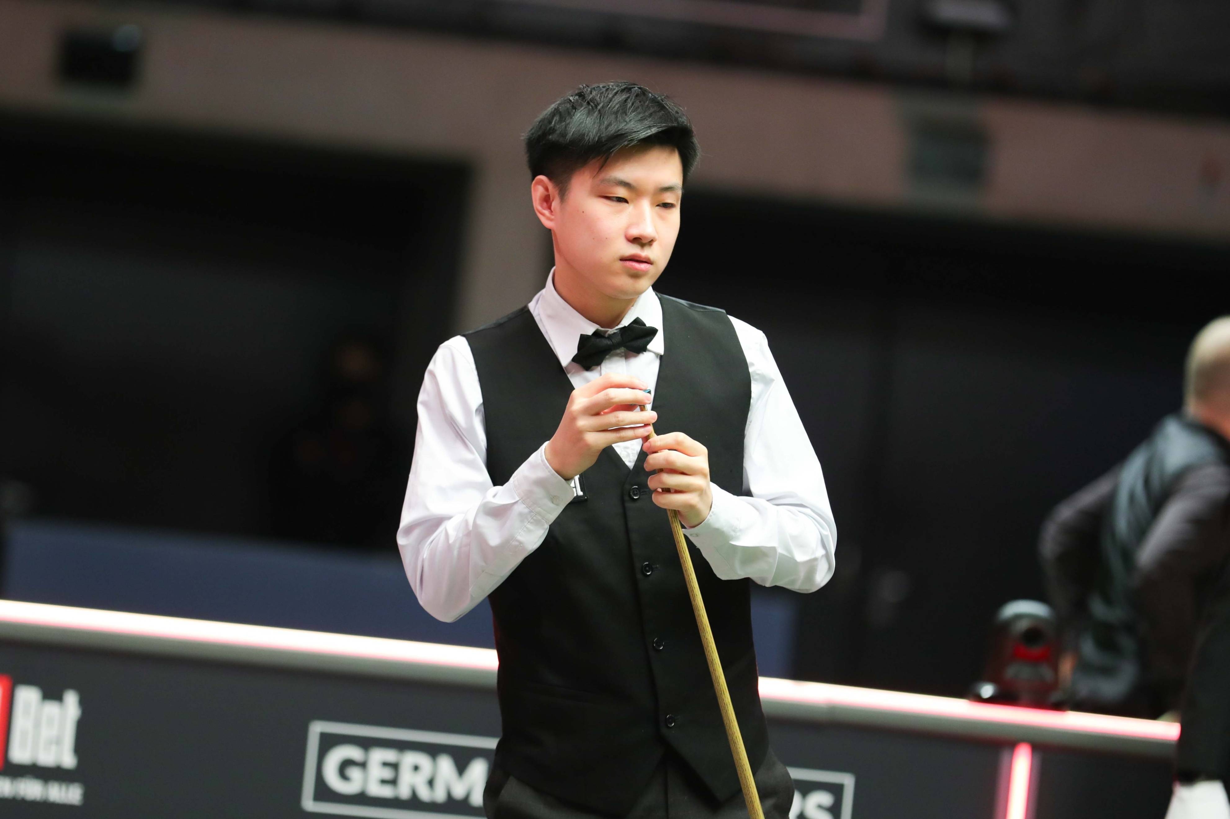 对于一名仍 对于一名仍