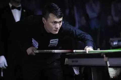 与此形成鲜 与此形成鲜